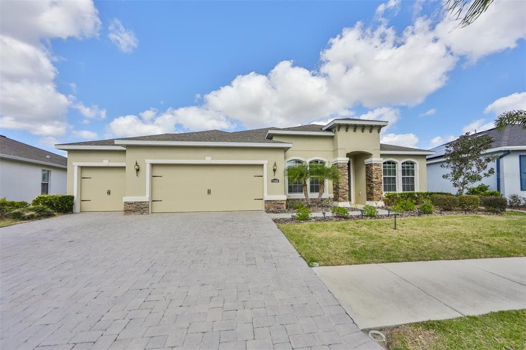 11526 LAKE LUCAYA DRIVE RIVERVIEW, FL 33579