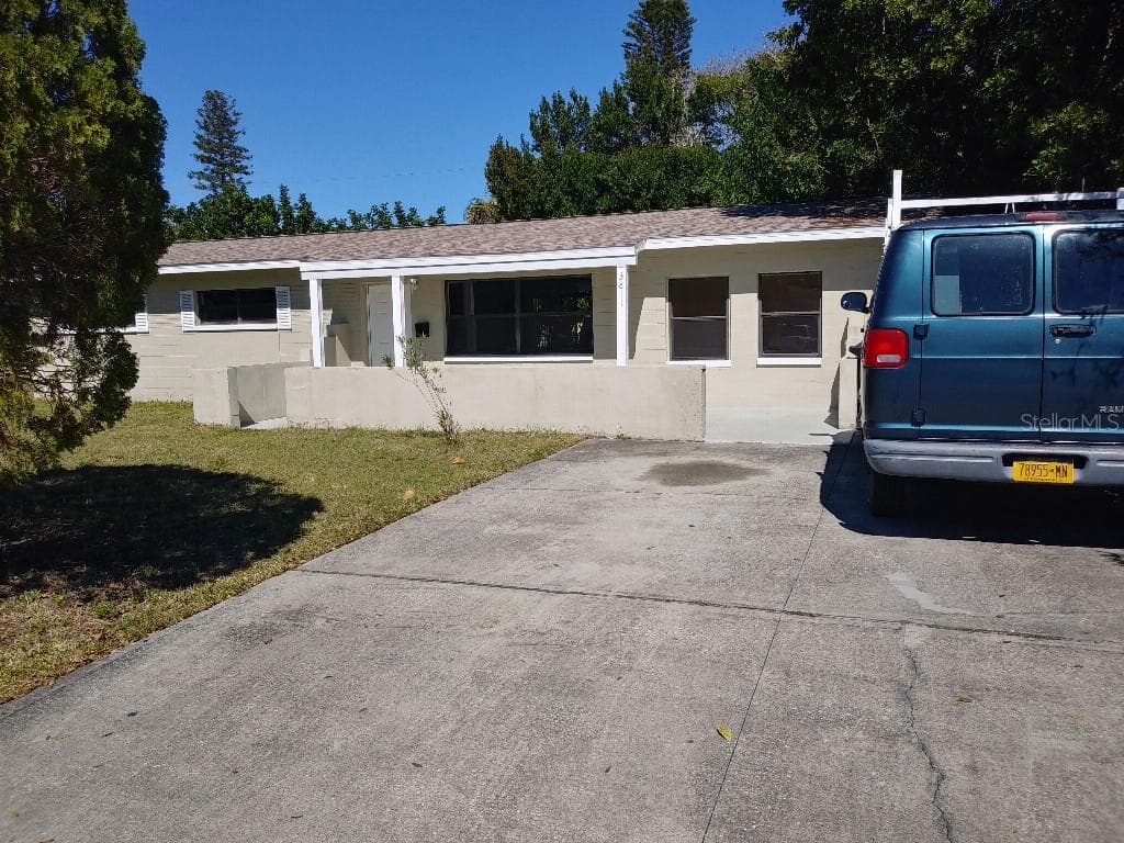 3811 NEPTUNE DRIVE SE ST PETERSBURG, FL 33705