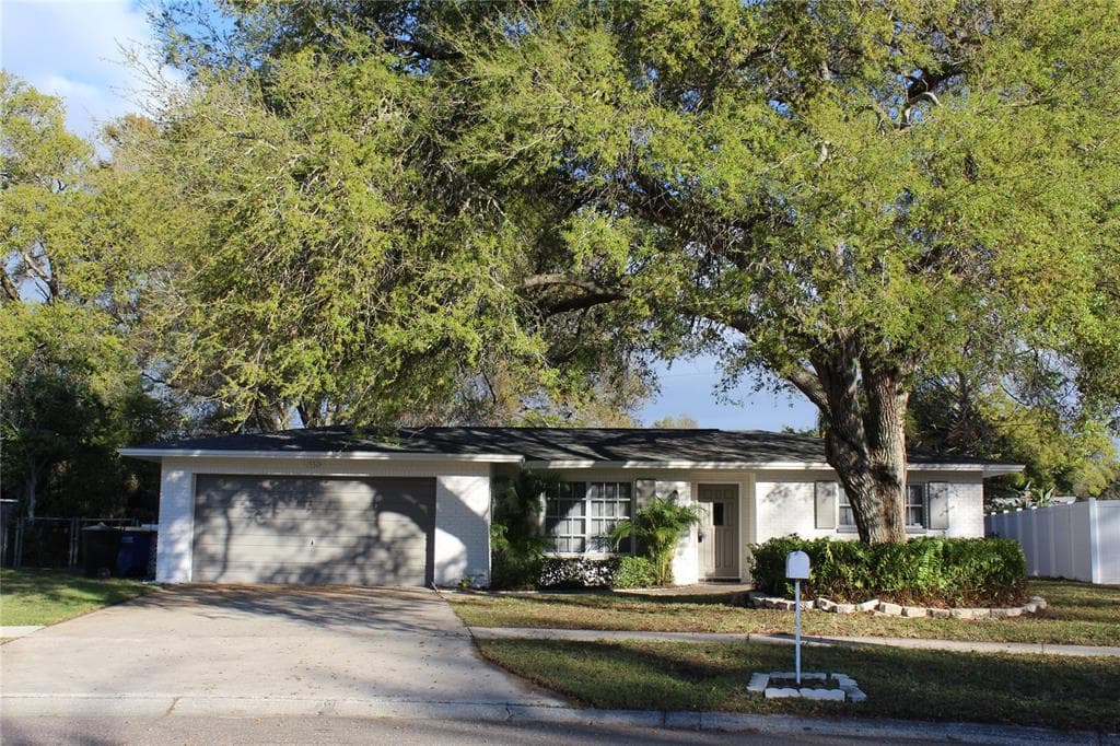 1550 SOUVENIR DRIVE CLEARWATER, FL 33755