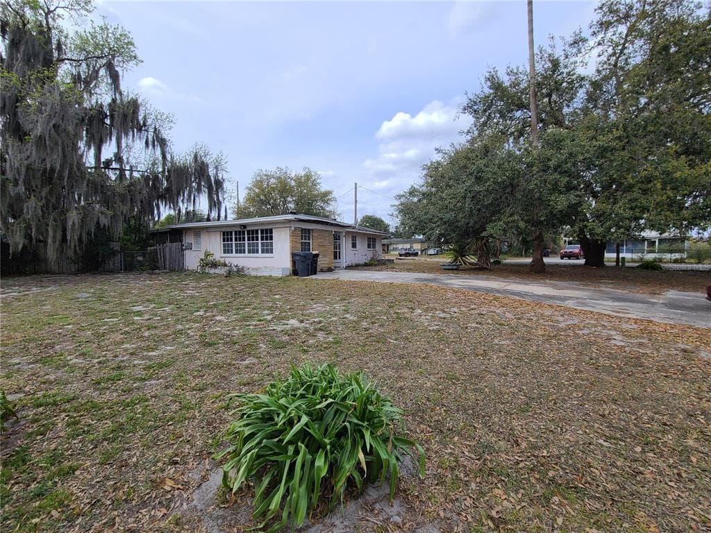 1005 WAYNESVILLE AVENUE LAKELAND, FL 33801