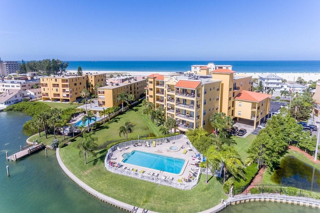 10315 GULF BOULEVARD UNIT 304 TREASURE ISLAND, FL 33706