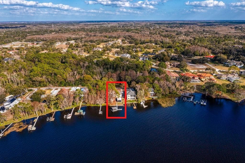 208 GEORGE STREET S TARPON SPRINGS, FL 34688