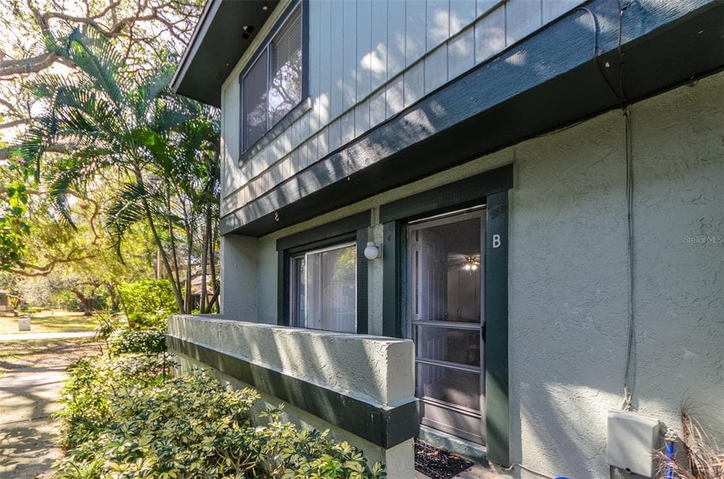 2906 LICHEN LANE UNIT B CLEARWATER, FL 33760