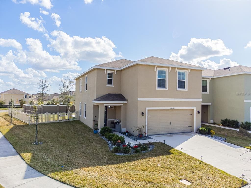 8258 PELICAN REED CIRCLE