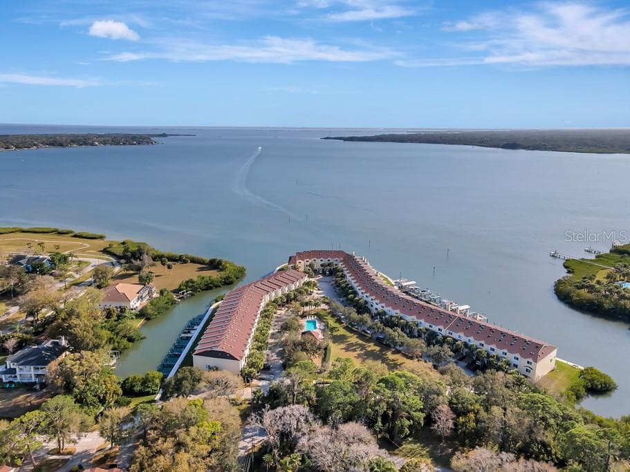 120 BRENT CIRCLE OLDSMAR, FL 34677