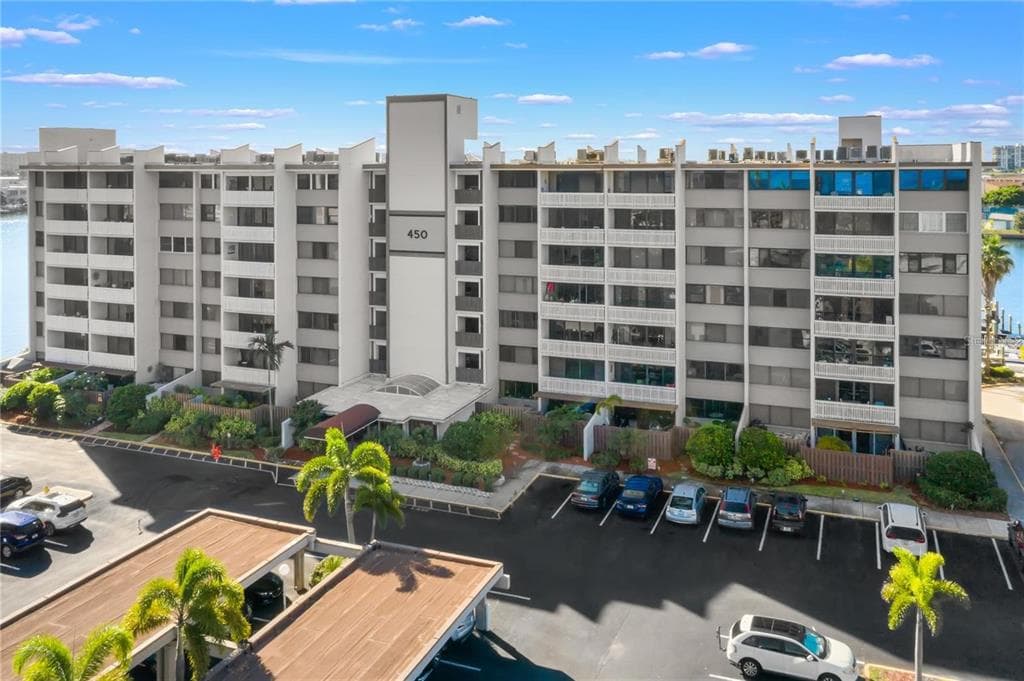 450 TREASURE ISLAND CAUSEWAY UNIT 311 TREASURE ISLAND, FL 33706