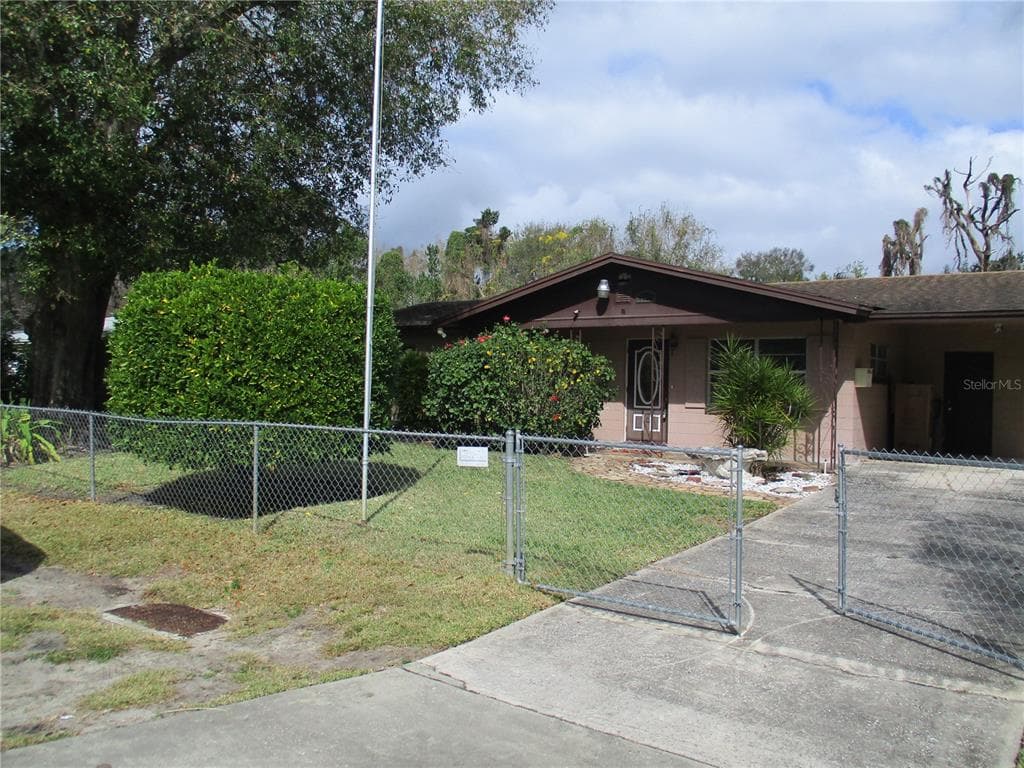 517 MARIANNA ROAD AUBURNDALE, FL 33823