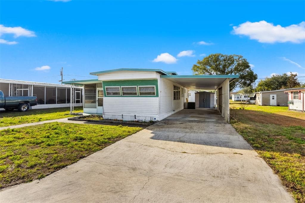 39032 FLORA AVENUE ZEPHYRHILLS, FL 33542
