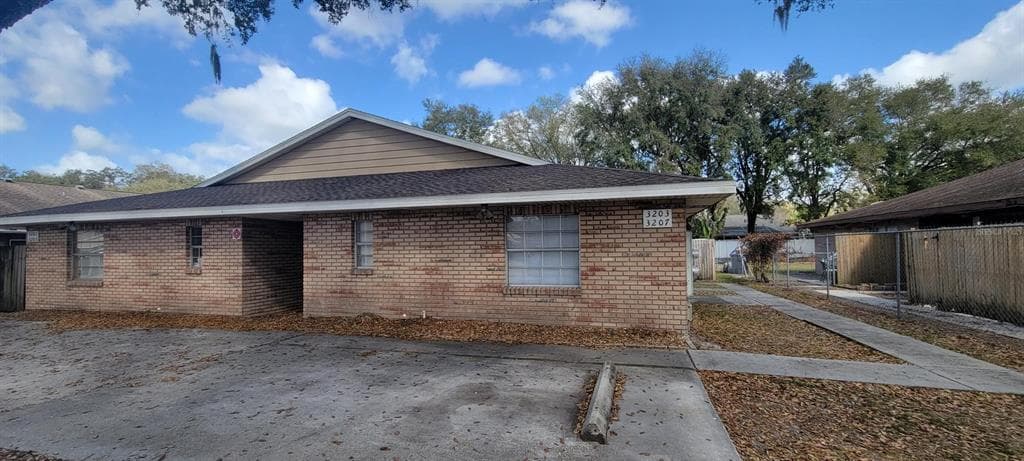 3203 BLOOMINGDALE VILLAS COURT BRANDON, FL 33511
