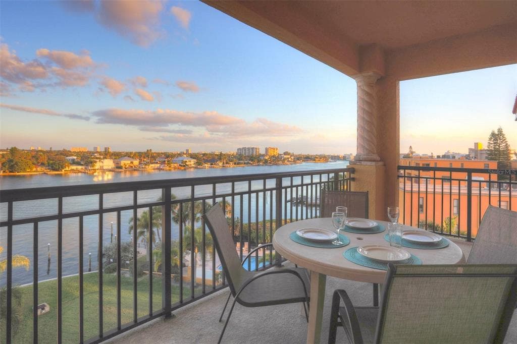 10315 GULF BOULEVARD UNIT 408 TREASURE ISLAND, FL 33706
