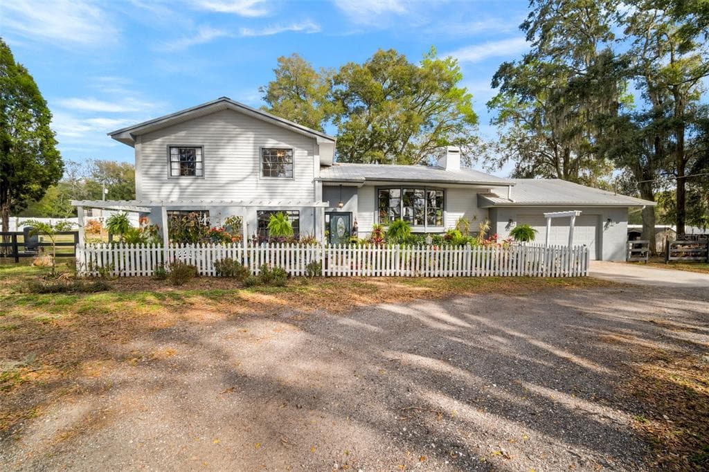 6729 N 579 HIGHWAY SEFFNER, FL 33584
