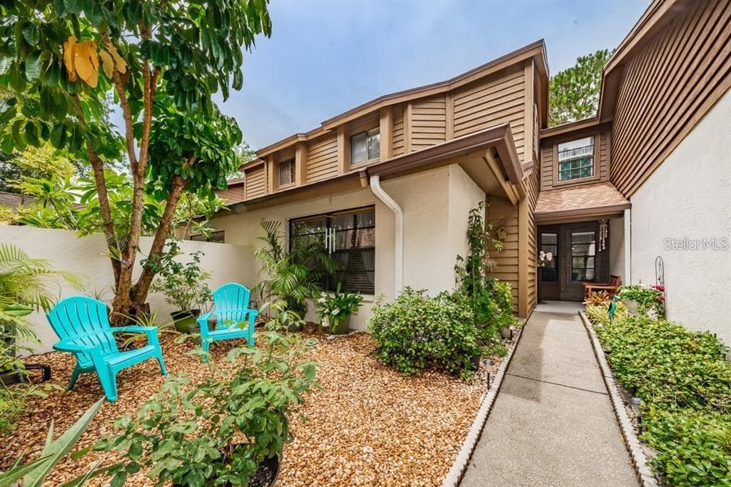 201 LIGHTHOUSE COURT SAFETY HARBOR, FL 34695
