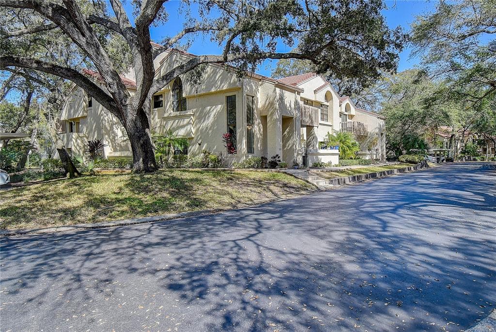 222 LOS PRADOS DRIVE UNIT 624 SAFETY HARBOR, FL 34695