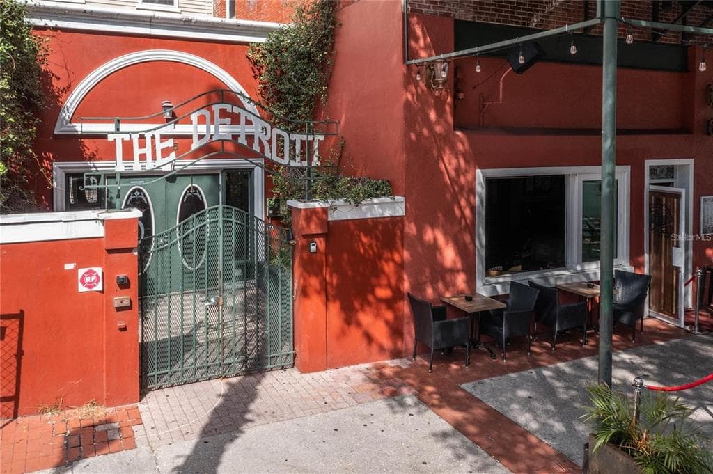 215 CENTRAL AVENUE UNIT 3F ST PETERSBURG, FL 33701
