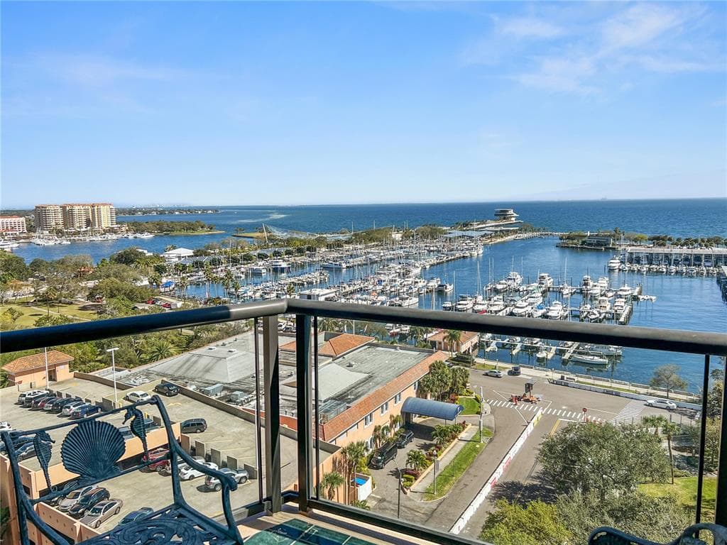1 BEACH DRIVE SE UNIT 1302