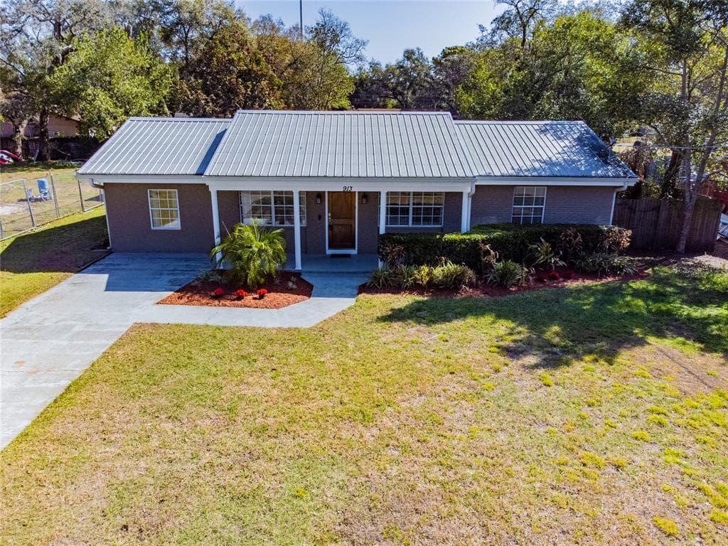 913 DIXIE MAID LANE VALRICO, FL 33594