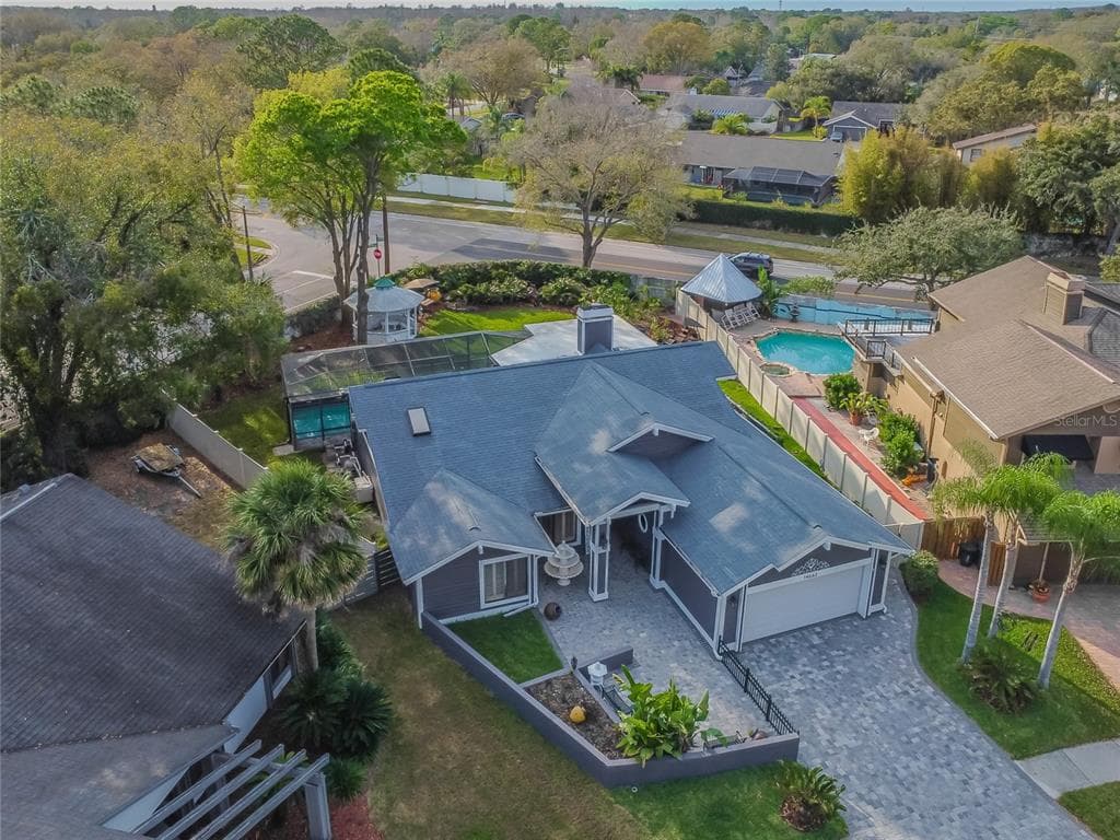14663 VILLAGE GLEN CIRCLE TAMPA, FL 33618