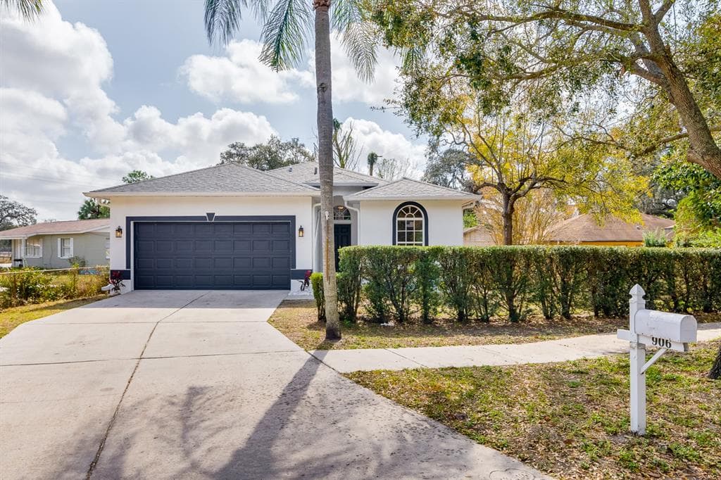906 W RAMBLA STREET TAMPA, FL 33612