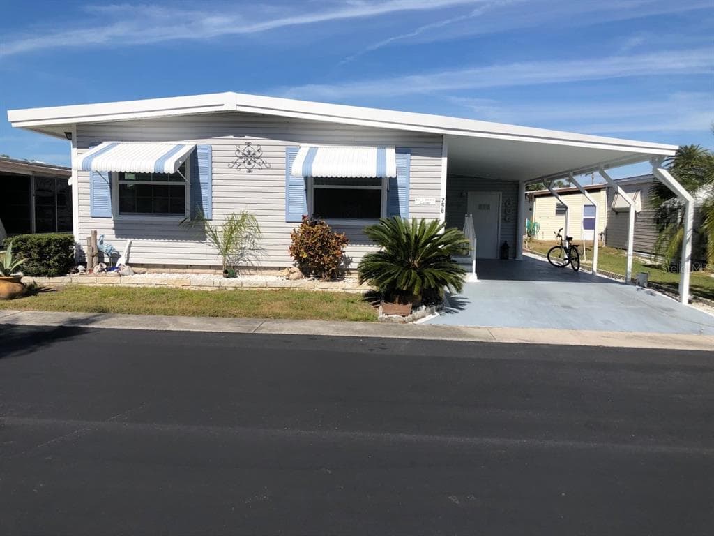 758 ROYAL PALM CIRCLE LARGO, FL 33778
