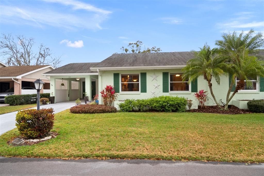 315 GRAYSTON PLACE UNIT 119 SUN CITY CENTER, FL 33573