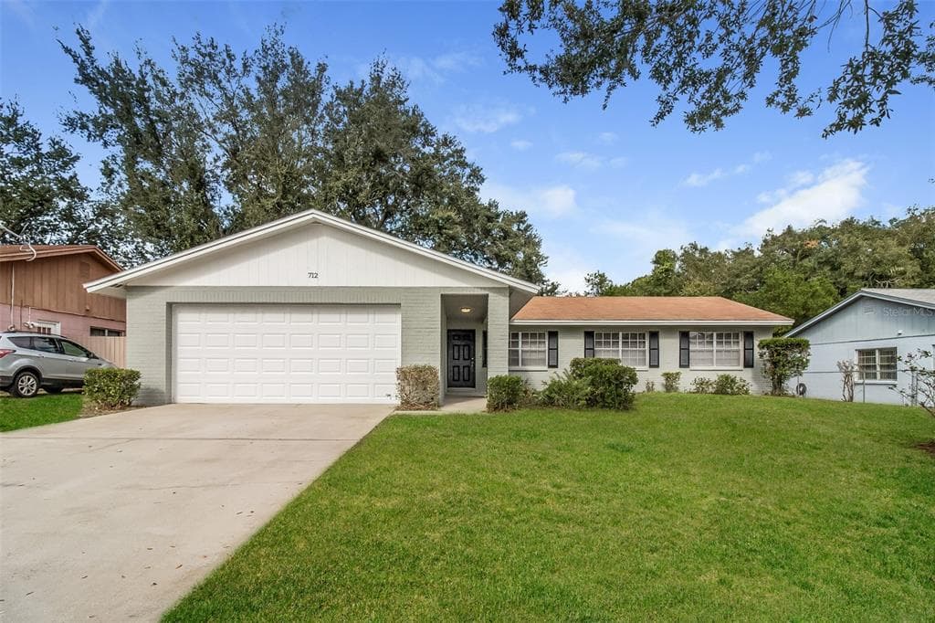 712 CALM DRIVE BRANDON, FL 33511