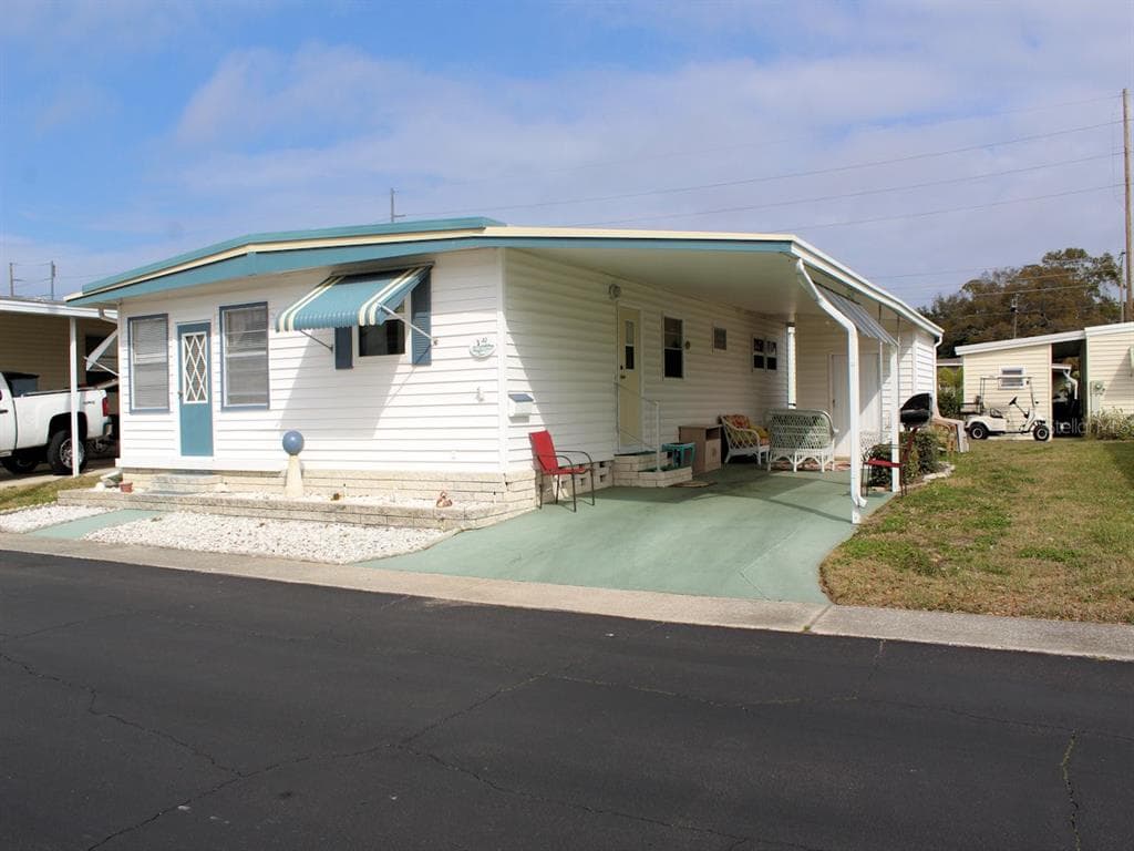 10 THATCH PALM STREET W LARGO, FL 33770