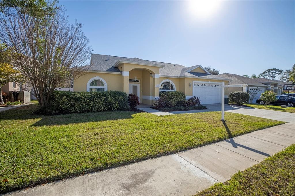 13956 DANIELLE COURT SEMINOLE, FL 33776