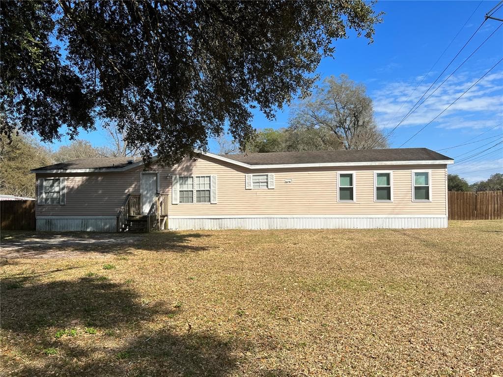 39015 DAUGHTERY ROAD ZEPHYRHILLS, FL 33540