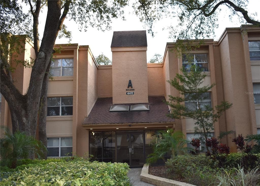 4411 SHADY TERRACE LANE UNIT 201 TAMPA, FL 33613