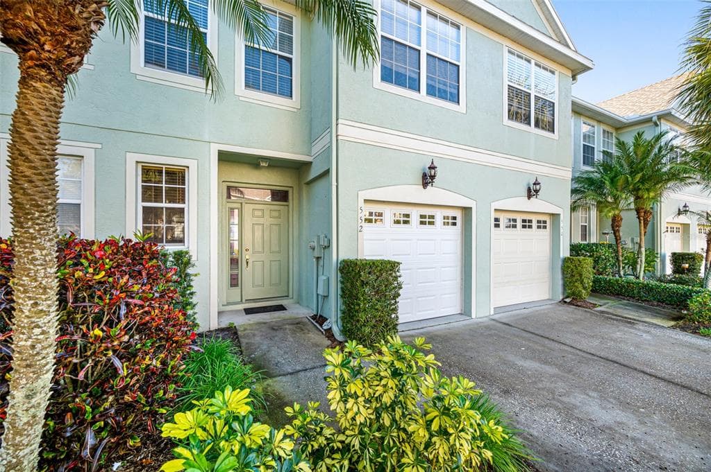 552 BLACK LION DRIVE NE ST PETERSBURG, FL 33716