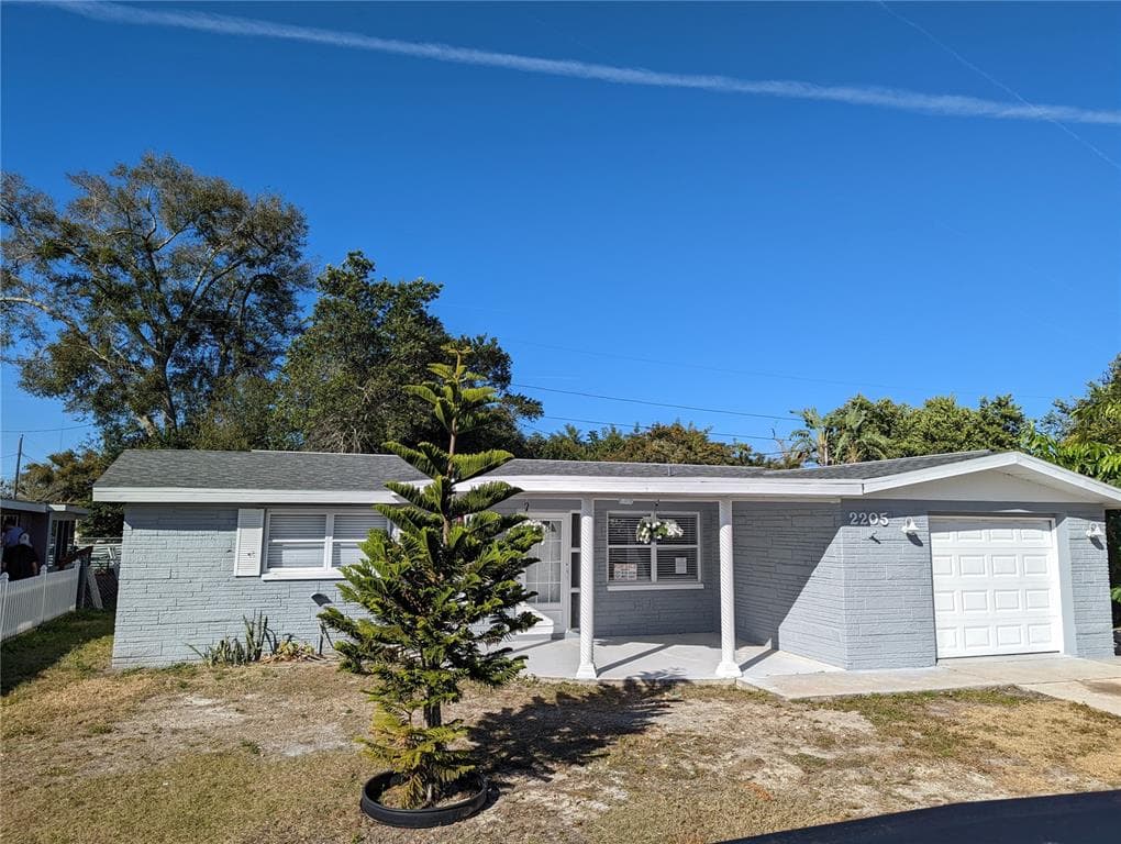 2205 PEGGY DRIVE HOLIDAY, FL 34690