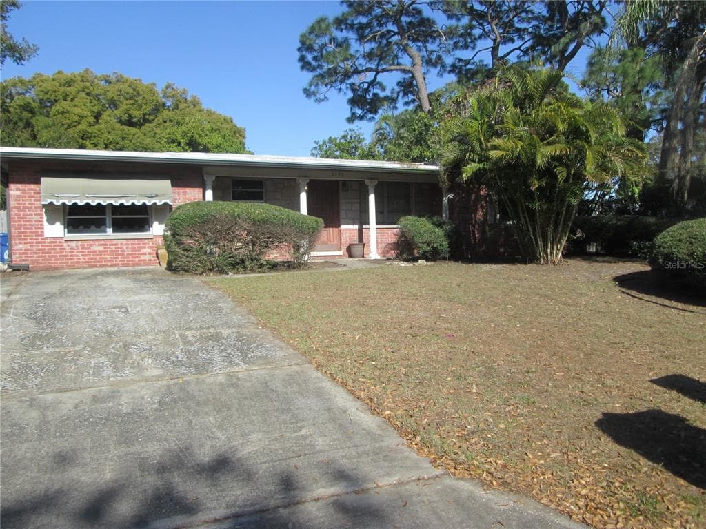 3295 56TH STREET N ST PETERSBURG, FL 33710