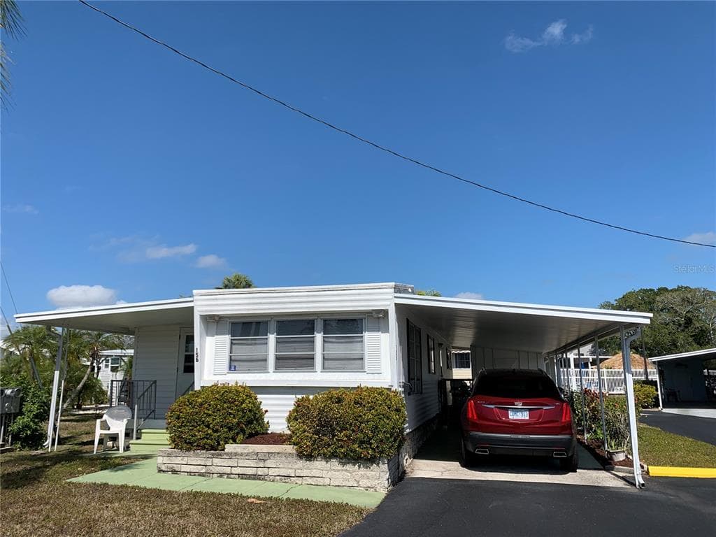 156 AMERICANA COURT NE UNIT 226 ST PETERSBURG, FL 33702