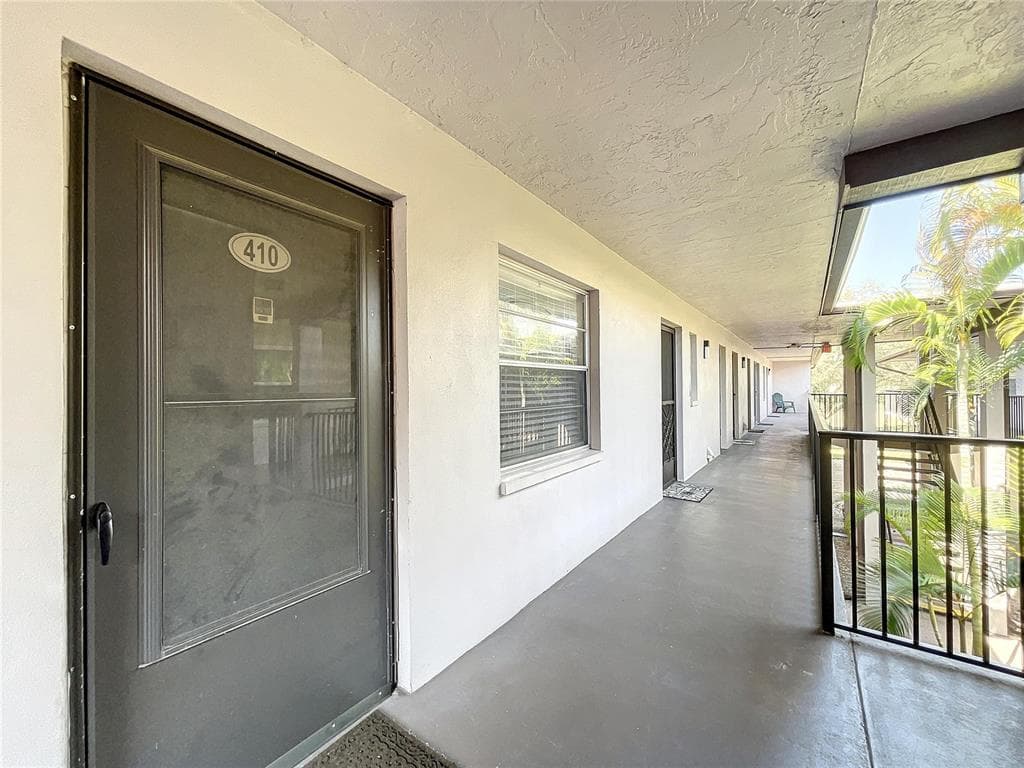 1126 KING ARTHUR COURT UNIT 410 DUNEDIN, FL 34698