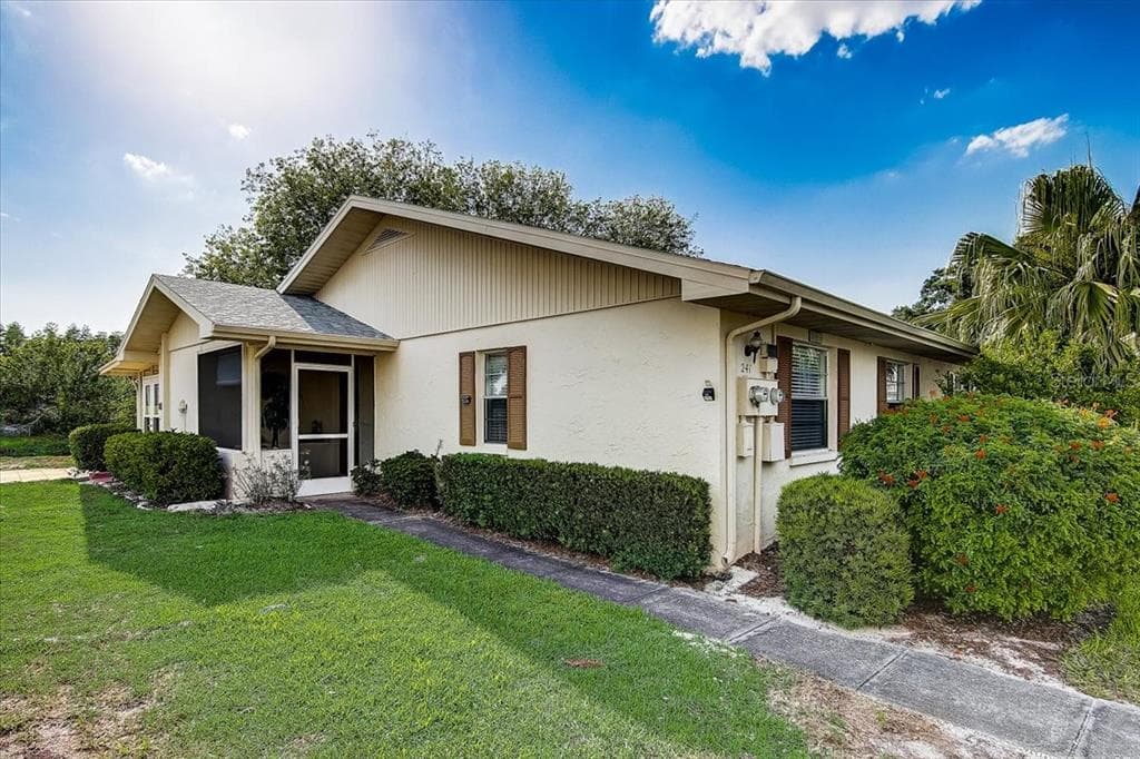 241 GLOUCESTER BOULEVARD UNIT 171 SUN CITY CENTER, FL 33573