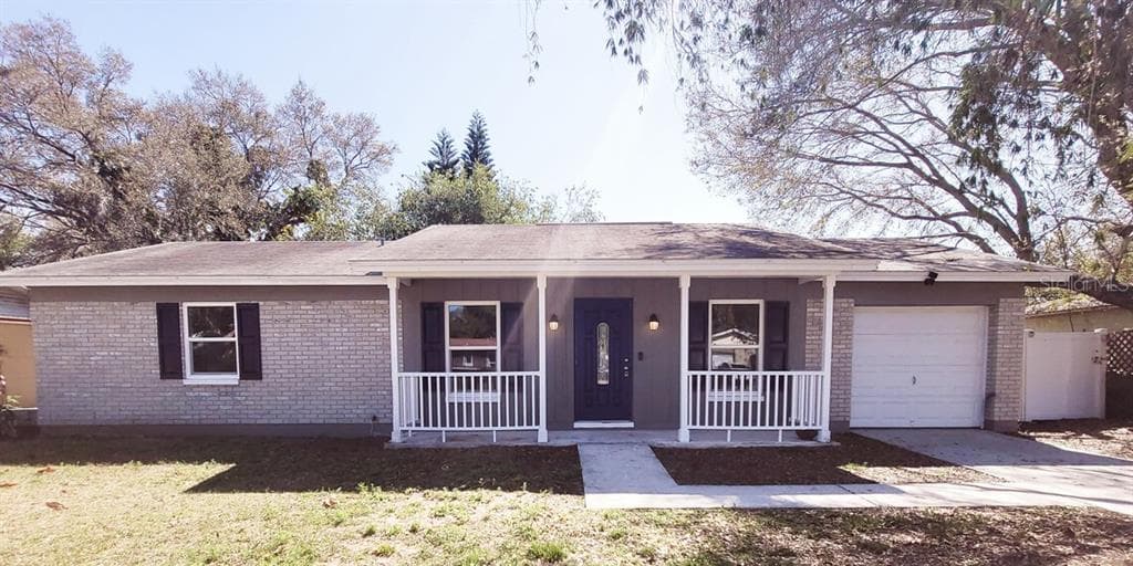 2213 DONEGAL COURT VALRICO, FL 33594