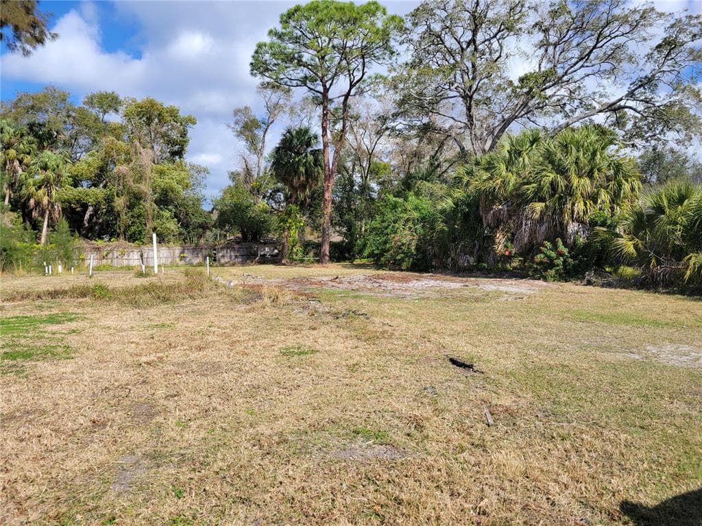910 NICHOLSON STREET CLEARWATER, FL 33755