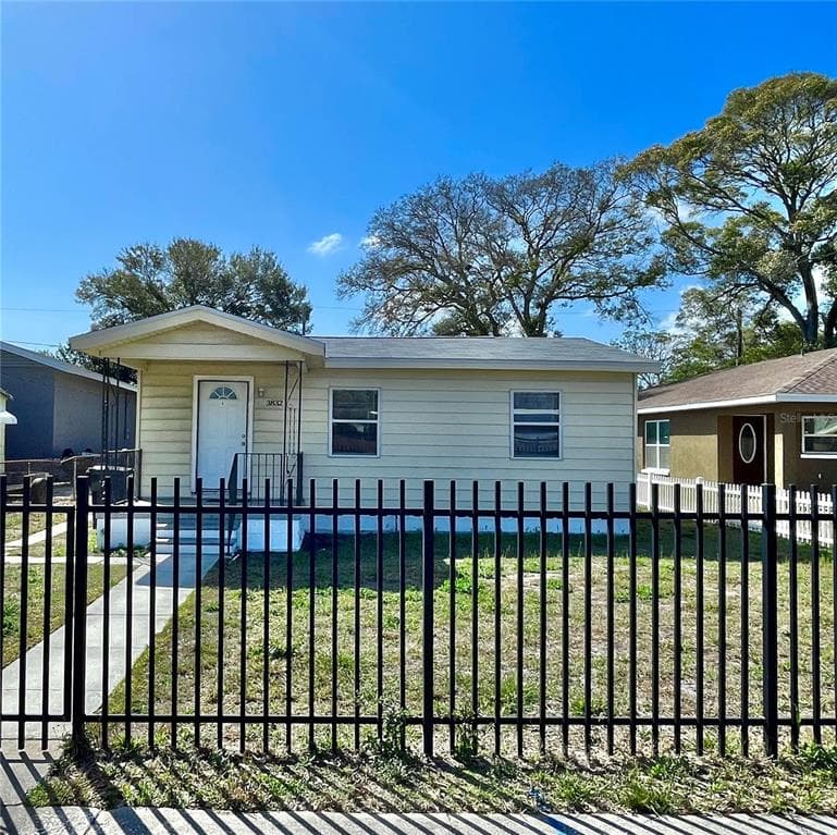 3832 46TH AVENUE N UNIT A ST PETERSBURG, FL 33714