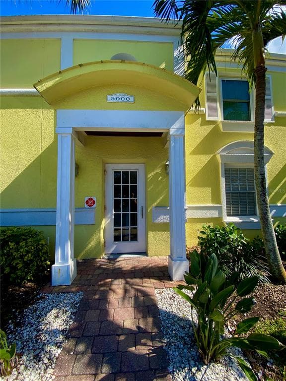 5000 BEACH DRIVE SE UNIT C ST PETERSBURG, FL 33705