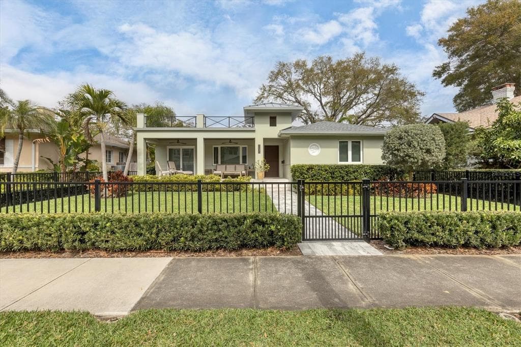 615 15TH AVENUE NE ST PETERSBURG, FL 33704