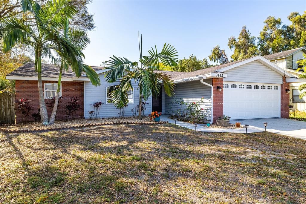 9468 ARBOL COURT LARGO, FL 33773