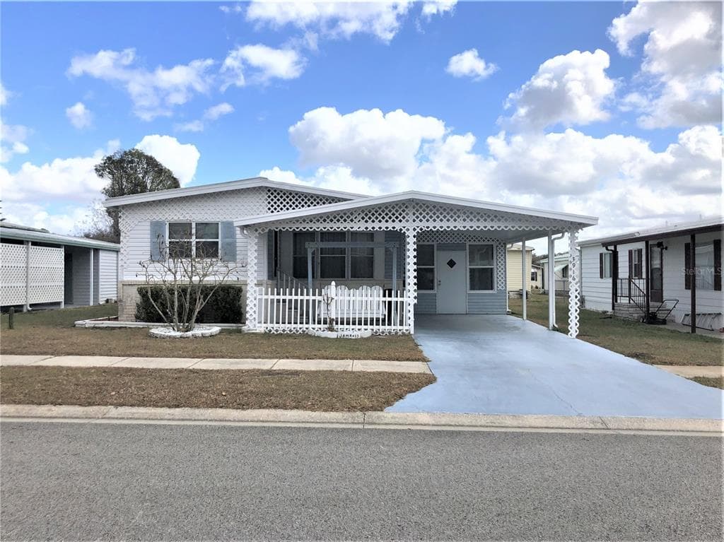 3916 SARAH DRIVE WESLEY CHAPEL, FL 33543