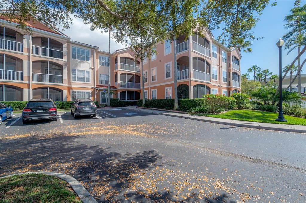 5000 CULBREATH KEY WAY UNIT 1-114 TAMPA, FL 33611