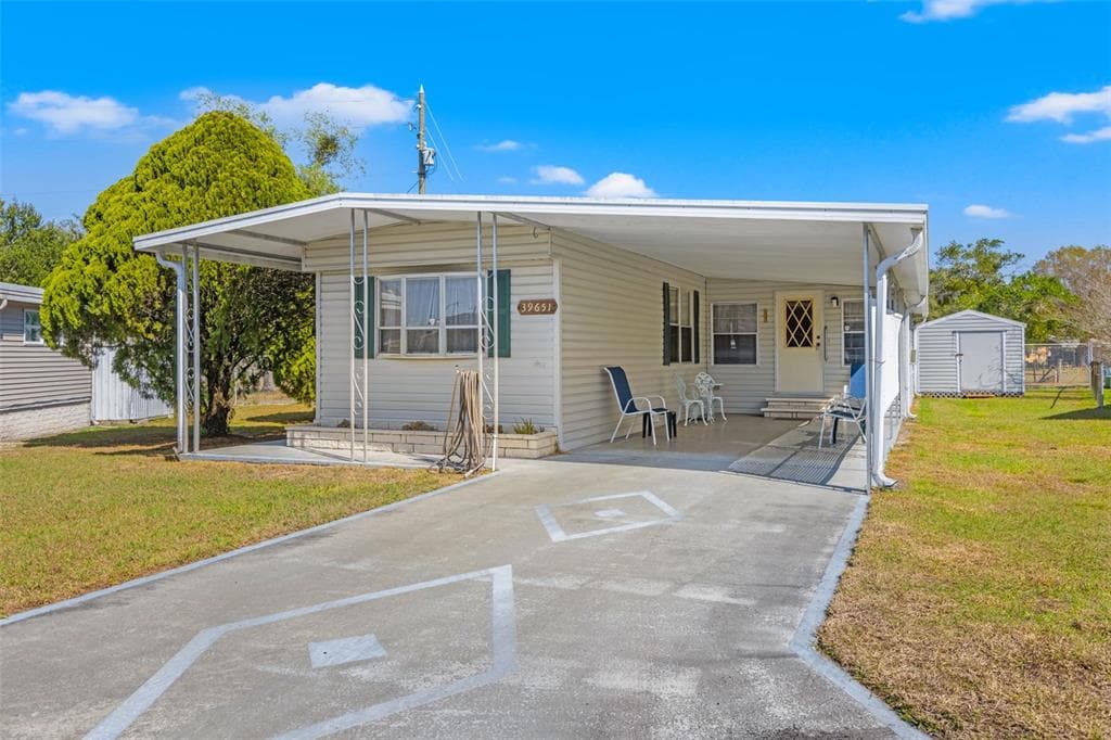 39651 ELGIN DRIVE ZEPHYRHILLS, FL 33542