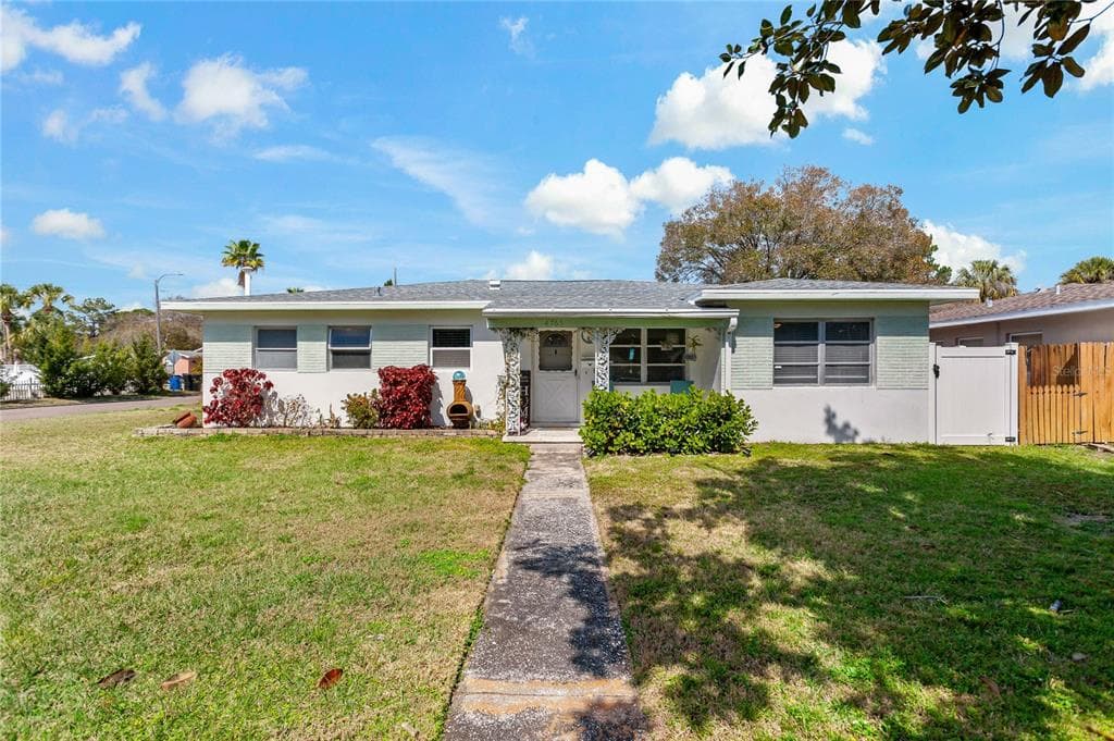 6765 3RD AVENUE N ST PETERSBURG, FL 33710