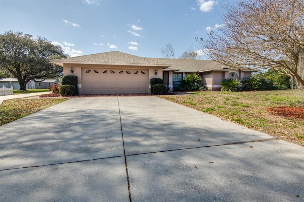 6211 FORESTWOOD DRIVE E