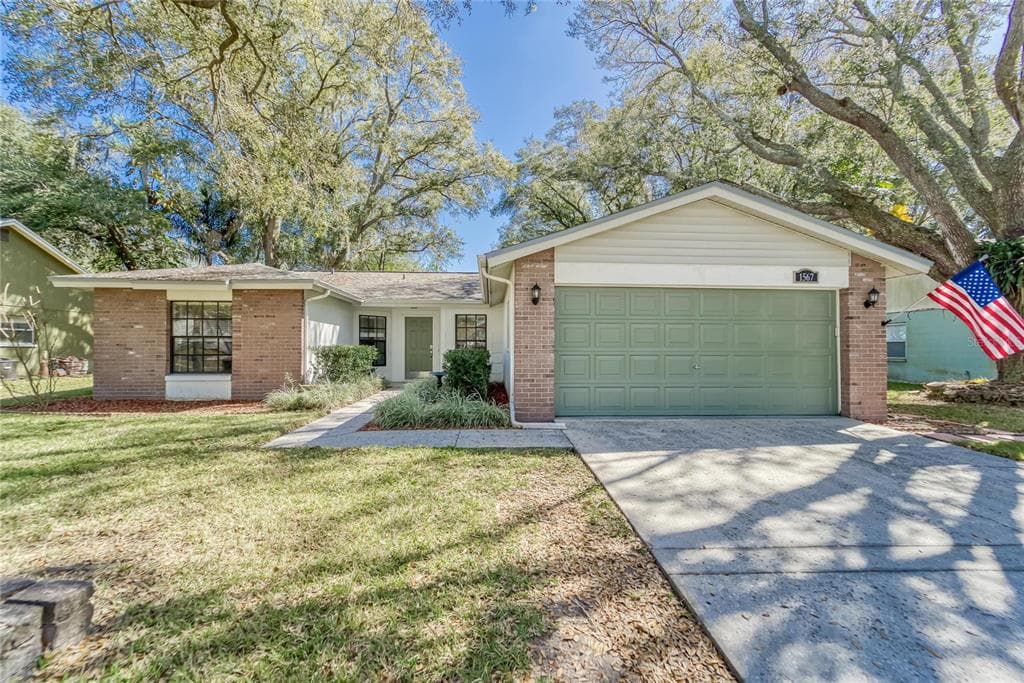 1567 LONG POND DRIVE VALRICO, FL 33594