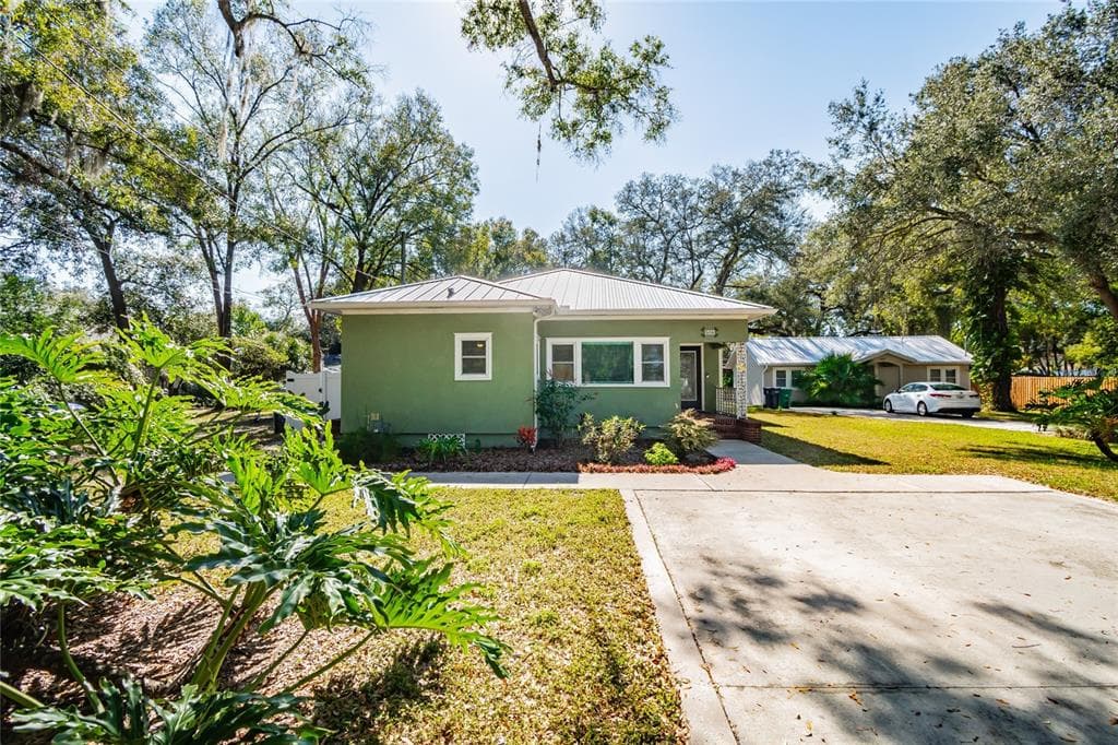 508 W NORTH BAY STREET TAMPA, FL 33603