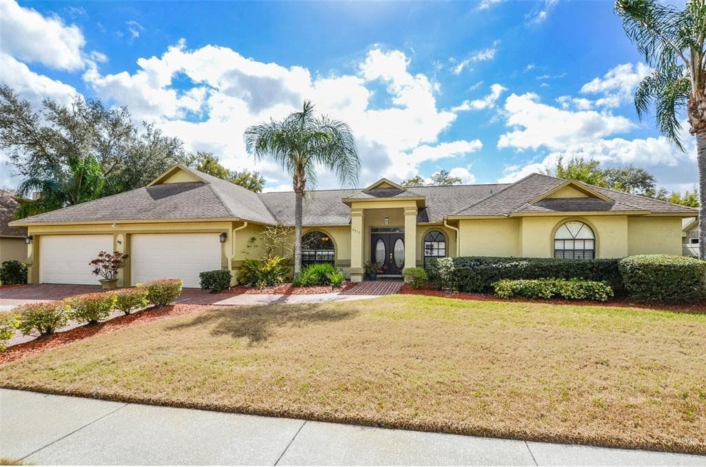 2913 TIMBER KNOLL DRIVE VALRICO, FL 33596