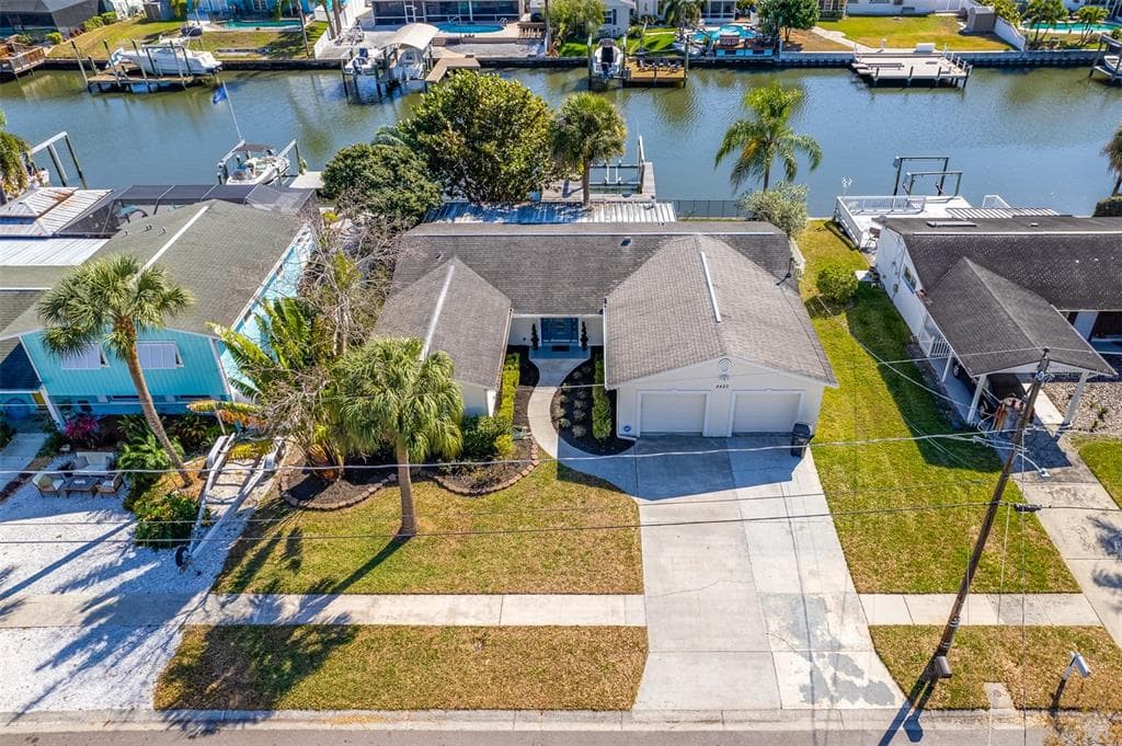 8420 BOXWOOD DRIVE TAMPA, FL 33615